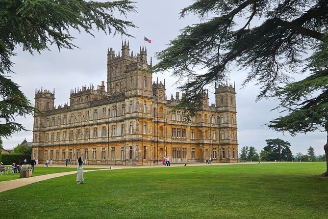 Private Downton Abbey Tour to Highclere Castle With Lunch Stop - Entering Highclere Castle, the real Downton