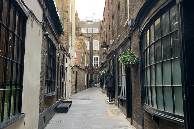 Private Guided Tour of Harry Potter Locations - English/ Italian - Sirius Black’s house and the value of guided trivia