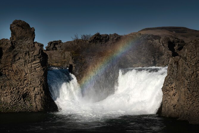 Private Hiking Tour: Vikings and Waterfalls Tour in Reykjavik - The recreated farm adds context to Stöng