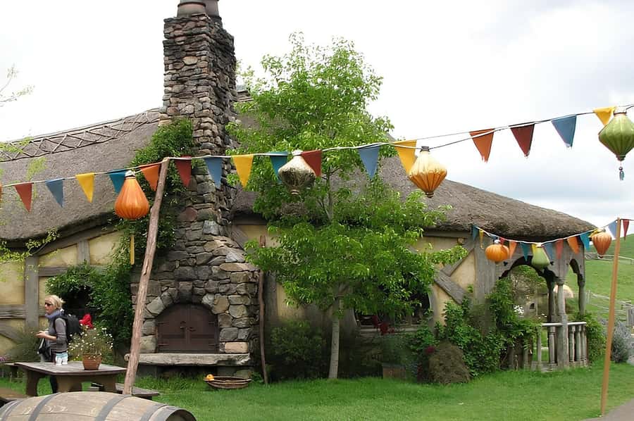 Private Hobbiton & BlueSprings & Redwood forest fromAuckland - Key points at a glance