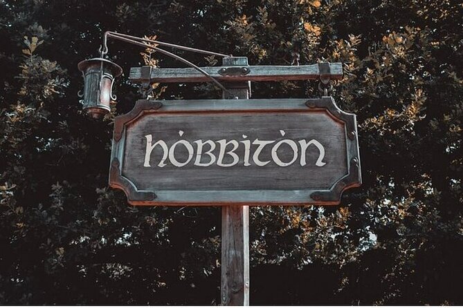 Private Hobbiton movie set & Blue springs from Auckland - Leaving Auckland at 6:00 am