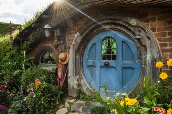 Private Hobbiton & Waitomo Caves Transfer from Auckland - Booking details that affect your day