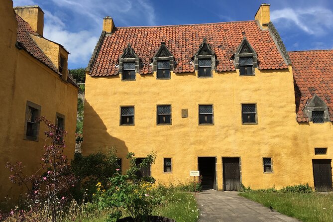 Private 'Outlander' Film Locations Day Trip from Edinburgh - Blackness Castle and the Fort William connection