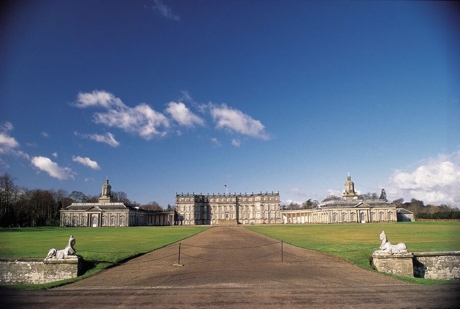 Private Outlander Tour for Small Groups - Falkland re-creates Inverness