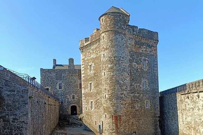 Private Outlander tour from Glasgow or Edinburgh - Falkland, the final Inverness setting