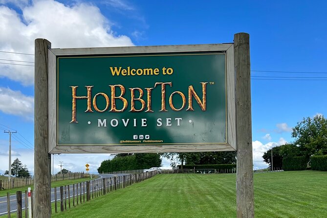Private Round Trip Transport To Hobbiton From Auckland - A private road to Middle-earth from Auckland