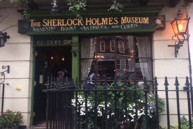 Private Sherlock Holmes Walking Tour in London - Millennium Bridge and the BBC Sherlock connection