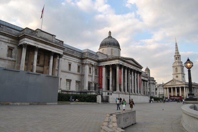 Private Tour of Harry Potter locations in London - The Millennium Bridge and an outdoor film stop
