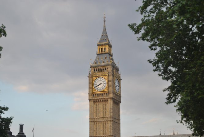 Private Tour of Harry Potter locations in London - Leaky Cauldron, Honeydukes, and the journey toward Gringotts