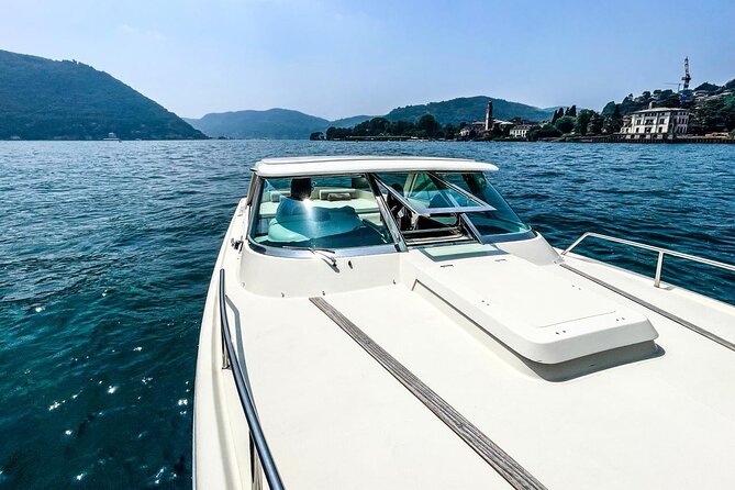 Private tour on "Colombo 31 HT" the Hollywood star boat - Bellagio and Punta Spartivento