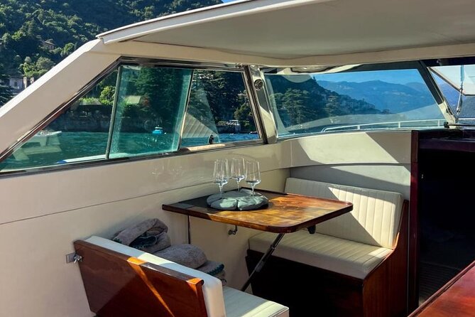 Private tour on "Colombo 31 HT" the Hollywood star boat - Villa del Balbianello and the Gulf of Venus