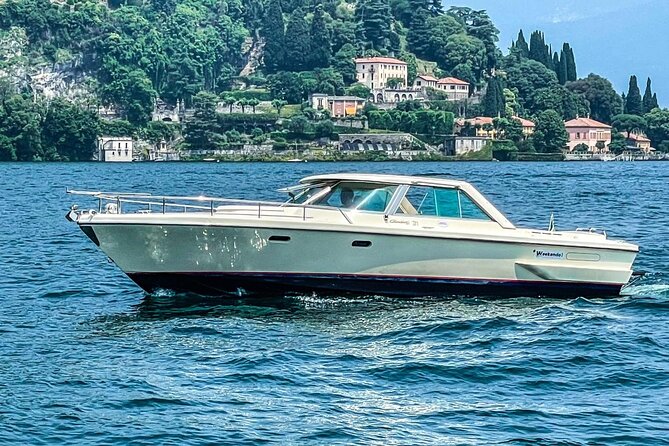 Private tour on "Colombo 31 HT" the Hollywood star boat - Choosing between one, two, and four hours