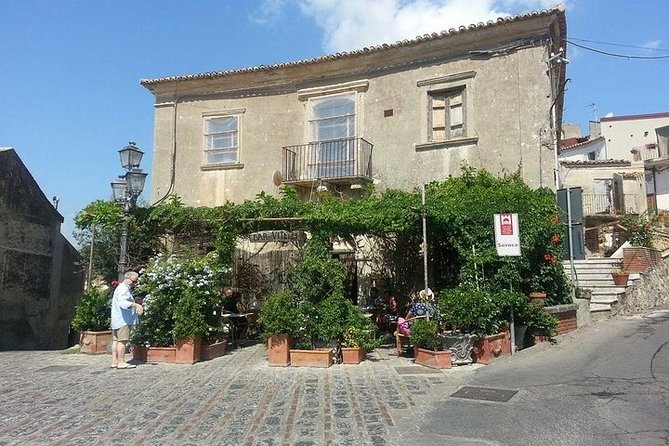 Private Tour The Godfather in Savoca and Forza D'Agro - Bar Vitelli and the famous lemon slush stop