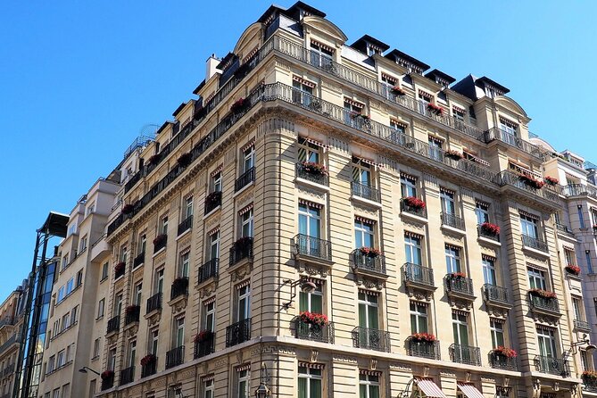 Private Tour with Guide to Midnight in Paris Movie Locations - Place Vendôme, Deyrolle, and strange Paris