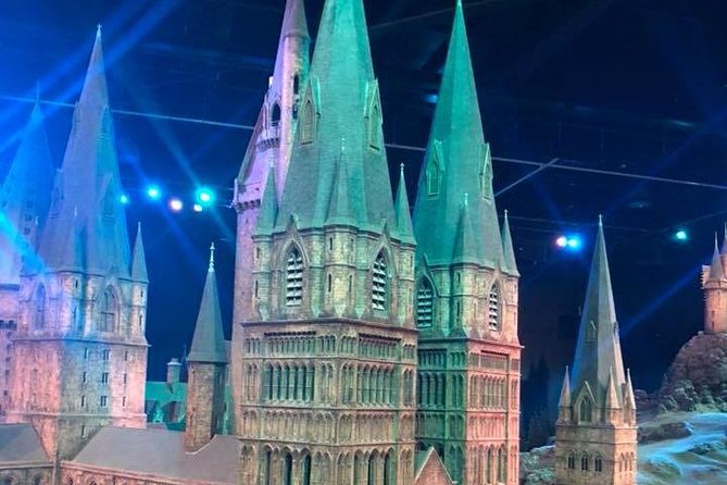 Private Transfers between London & Harry Potter Warner Studio - Arriving at Warner Bros. Studio Tour London