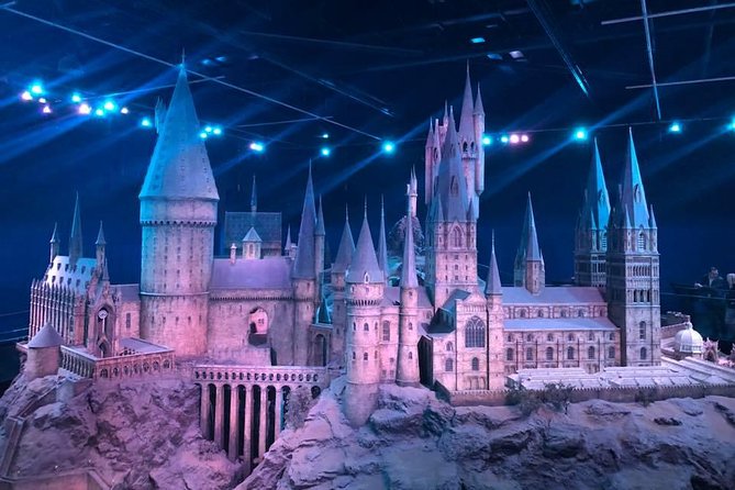 Private Transfers between London & Harry Potter Warner Studio - Who should book this service?