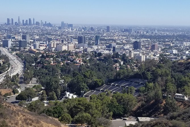 Private VIP One-Hour Hollywood Tour - A photo stop with the Hollywood Sign