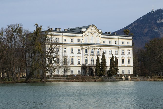 Public 4h tour to filming locations of “The Sound of Music Movie“ - The road to Lake Wolfgang brings the film into the countryside