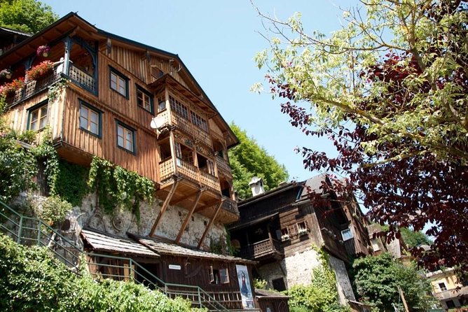 Public 8h tour to sites of "The Sound of Music Movie" & Hallstatt - Mondsee and St. Michael’s Basilica