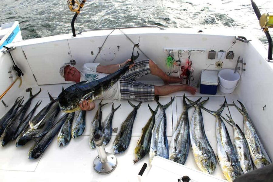 Punta Cana offshore private fishing charter "Sherlock" 39 ' - Should you book the Sherlock fishing charter?