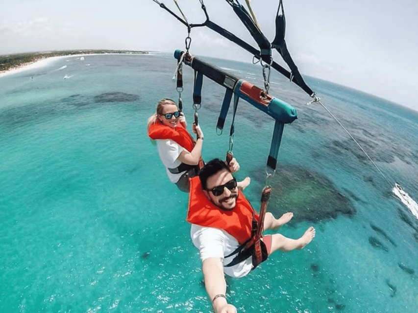 Punta Cana: Parasaling Adventure on the beach - Who will get the most from this ride?