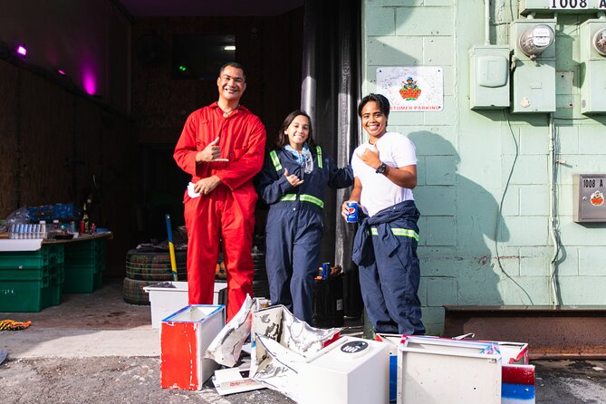 Rage Room & Splatter Art Paint Studio in Hawaii - The Zen Lounge gives you a breather