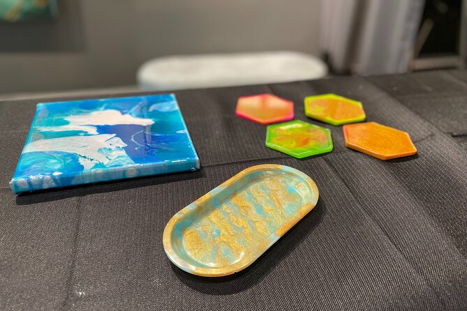 Resin Artwork in a Nolita Artist's Studio - Who will enjoy this workshop most