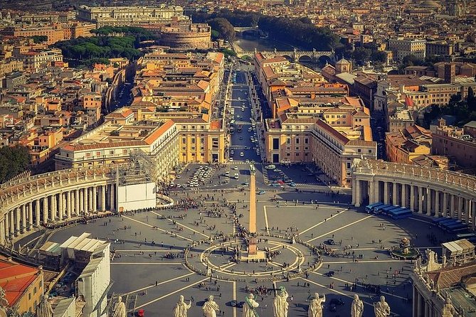 Rome: Angels and Demons Private Tour with Transfers - Trevi Fountain, a quick stop among the crowds