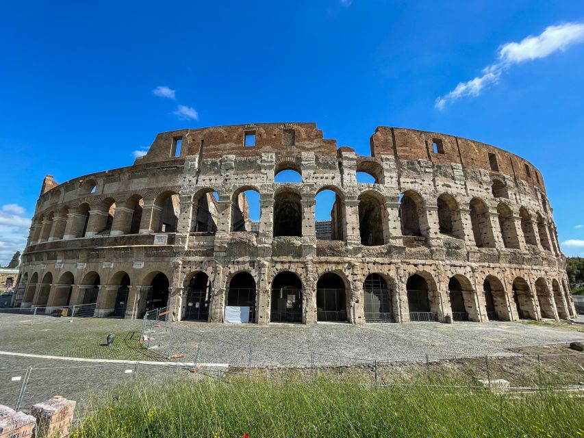 Rome: Colosseum Tour with Access to the Gladiator Arena - Guides who make the stones easier to read