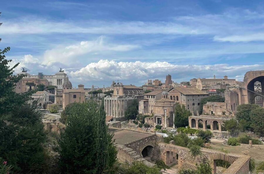 Rome: Out Of Crowds Colosseum Gladiator's Arena Guided Tour - Who will enjoy this Colosseum tour?