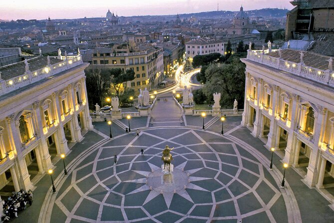Rome: Walking Tour through the Marvel of the city - The guide and the unusual Segway detail