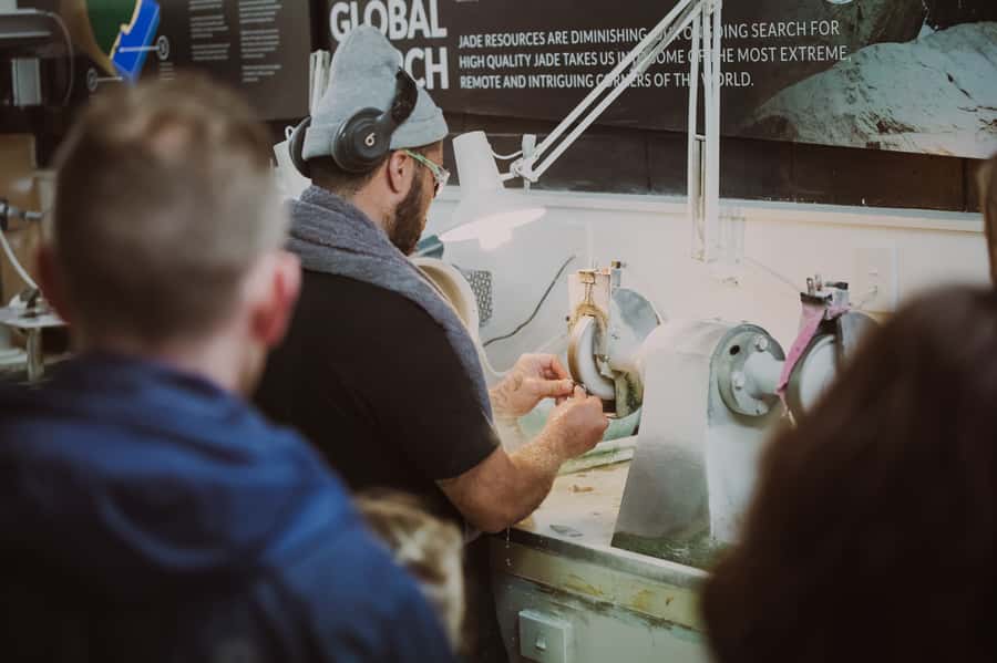 Rotorua: Jade Carving Experience at a Local Studio - Watching the pounamu carving process