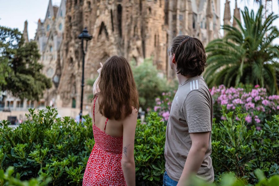 Sagrada Familia cinematic photoshoot - Who will get the most from this photo walk