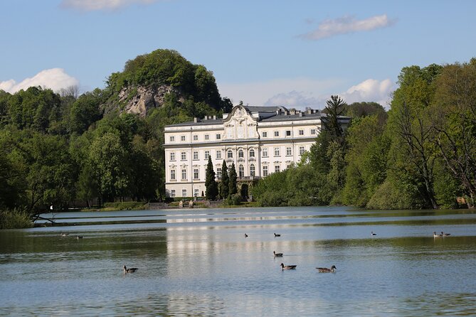 Salzburg Super Saver: Hallstatt & Original Sound of Music Tour - Leopoldskron and the famous lake scene