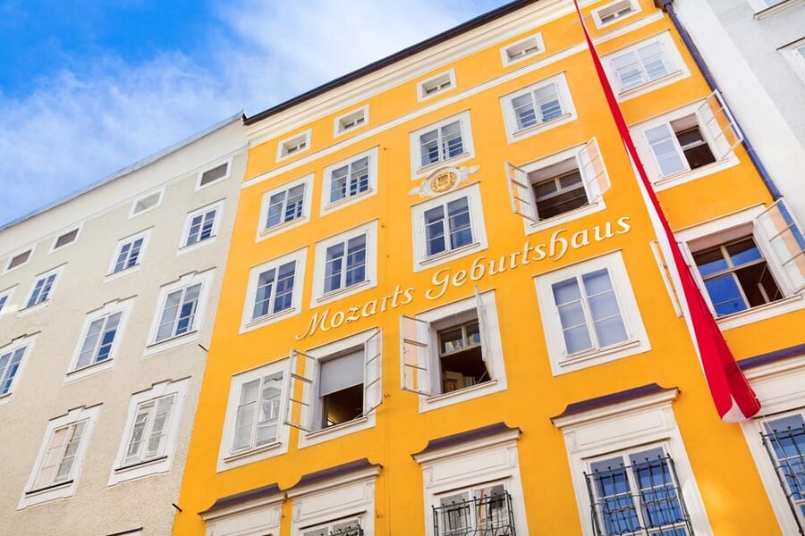 Salzburg Tour: Mirabell Gardens, Sound of Music, Mozart - How the two-hour format feels