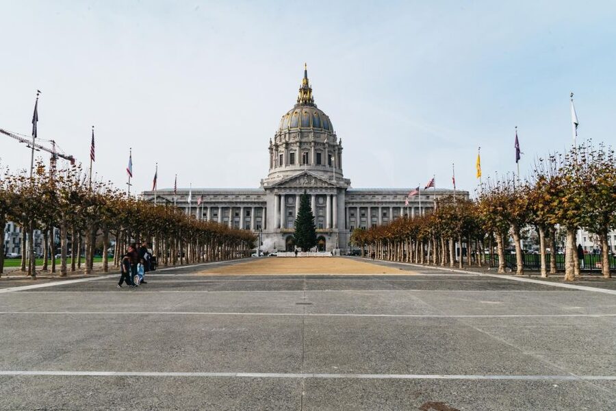 San Francisco: Movie Filming Locations Bus Tour - Union Square, City Hall, and the city center