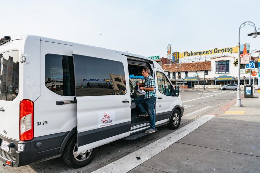 San Francisco: Movie Filming Locations Bus Tour - Alamo Square, Pacific Heights, and family movie stops