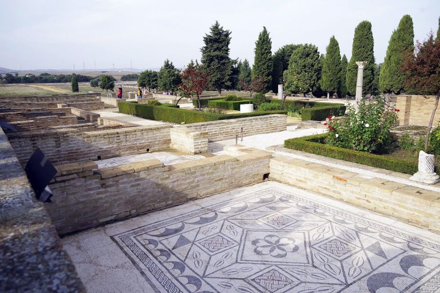 Seville: Game of Thrones and Roman Empire Italica Tour - Itálica gives Game of Thrones a Roman setting