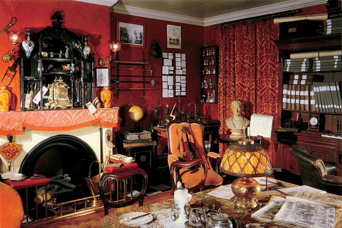Sherlock Holmes Museum & Westminster Walking Tour - Inside the Sherlock Holmes Museum