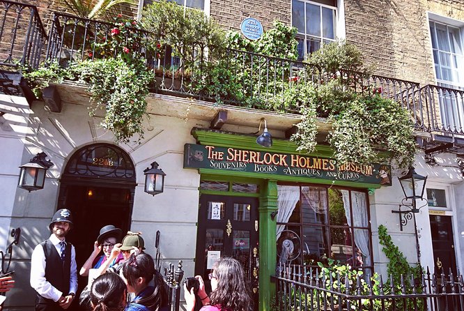 Sherlock Holmes Old London - Very Small Group Walking Tour - Simpsons in the Strand and the pleasure of a proper meal
