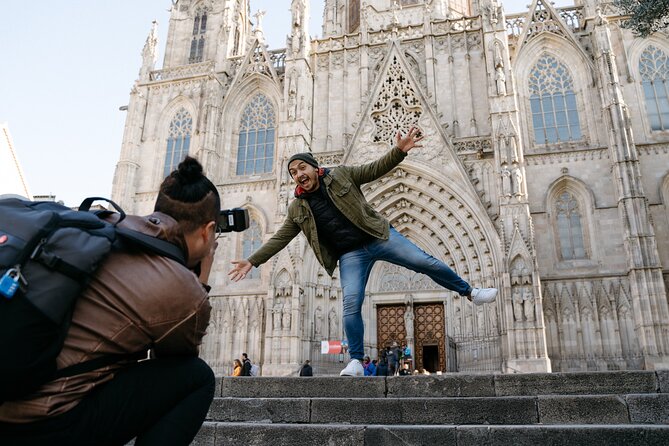 Shine in the Streets of Barcelona: cinematic & candid photos - Gothic Quarter lanes for candid images