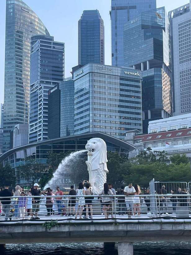 Singapore: City Tour & Jurassic World at Gardens by the Bay - Merlion Park: Singapore’s quick visual introduction