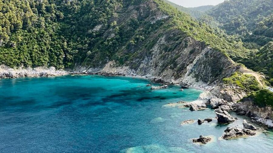 Skopelos: Mamma Mia Cliff Tour - Reaching the Mamma Mia cliff by private van