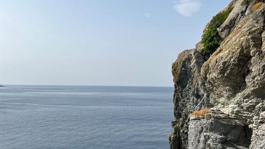 Skopelos: Mamma Mia Cliff Tour - What to bring for the cliff and beach