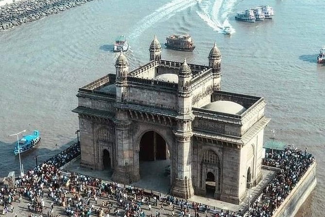 South Mumbai City with Bollywood Studio Tour in Private Vehicle - A temple, Chowpatty Beach, and Marine Drive