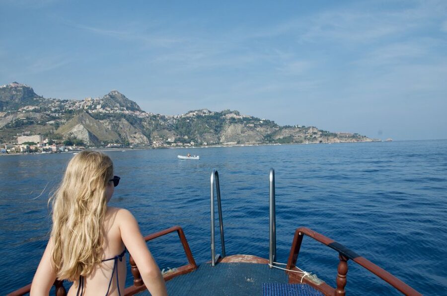 Taormina: White Lotus Tour - Cruising past Taormina and Giardini Naxos