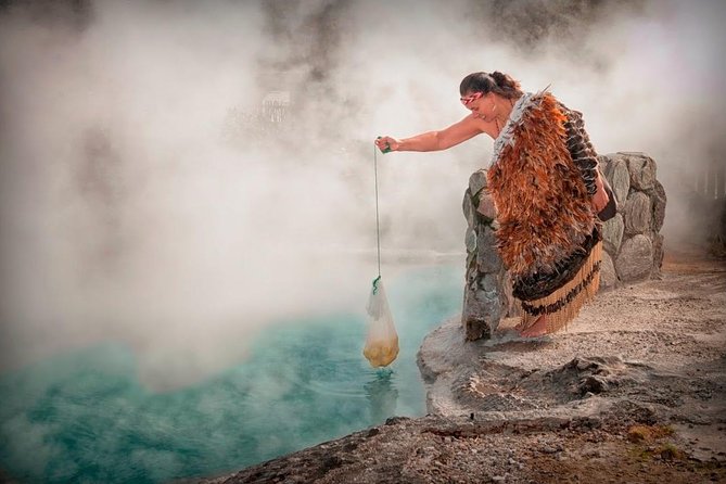 Tauranga-Hobbiton-Rotorua : Movie Set & Geysers: Private Tour - Booking, cancellation, and timing details