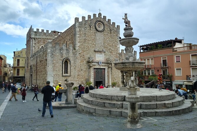The Godfather and Taormina Tour from Messina - Arriving in Taormina through Porta Catania