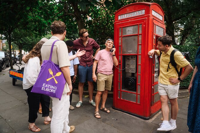 The Great Notting Hill Bake Off Tour - Start with a British scone and English breakfast tea