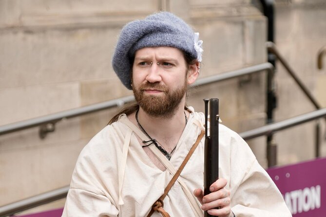 The History Behind Outlander Tour - Chessel’s Court and the story of Deacon Brodie